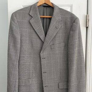 Burberry three button Kensington houndstooth blazer 100% Wool with blue accent